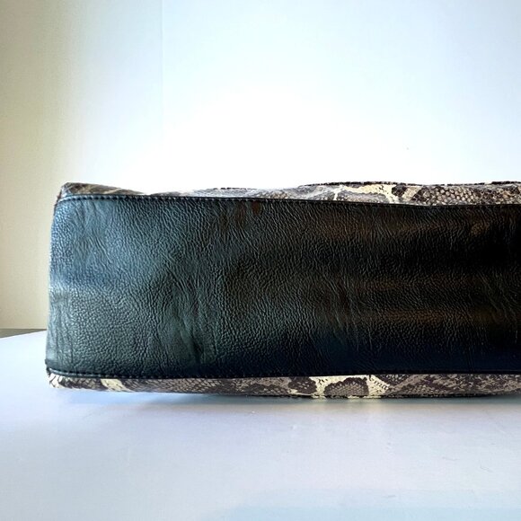 Simply Vera, Vera Wang Snakeskin Tan and Gray Print Tote, Excellent Condition! - Picture 13 of 14